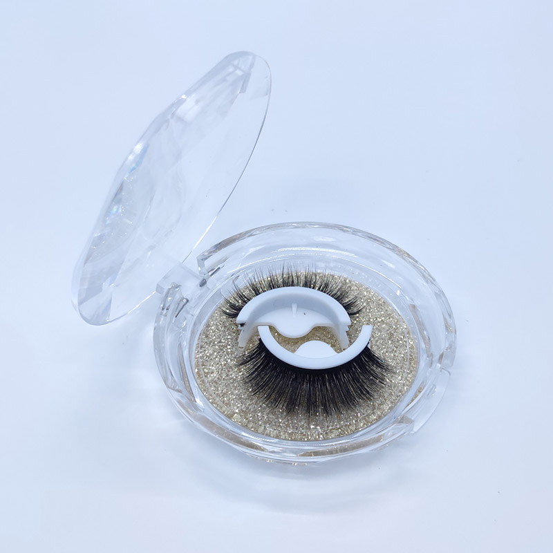 Αυτοκόλλητες ψεύτικες βλεφαρίδες Wispy Eyelashes With Diamond Box